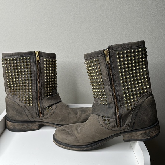 Steve Madden Monica Distressed Grey Leather Studded Biker Boots Women's Size 11 - Picture 5 of 9